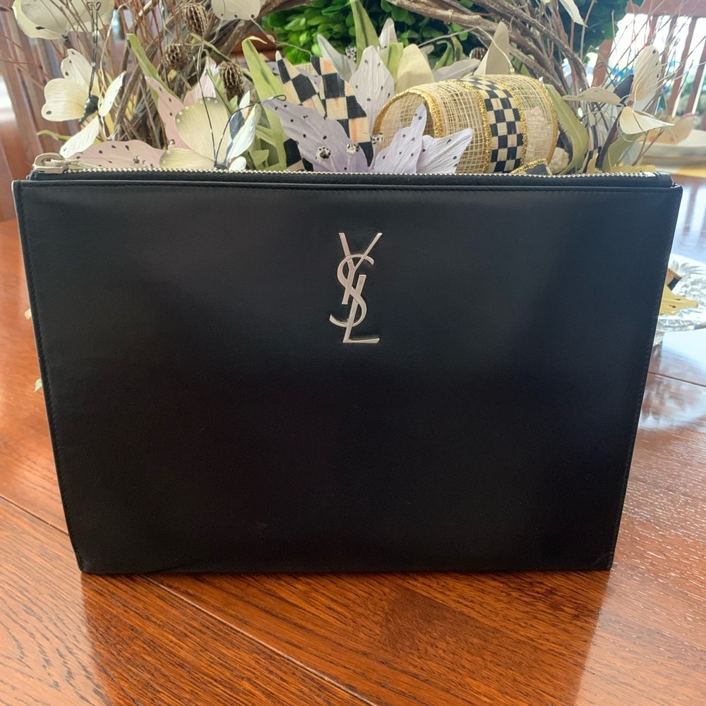 YSL Monogram tablet holder unisex - Black
Authentic